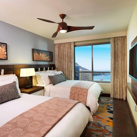 Отель Hilton Grand Vacation Club The Grand Islander Waikiki Гонолулу Экстерьер фото