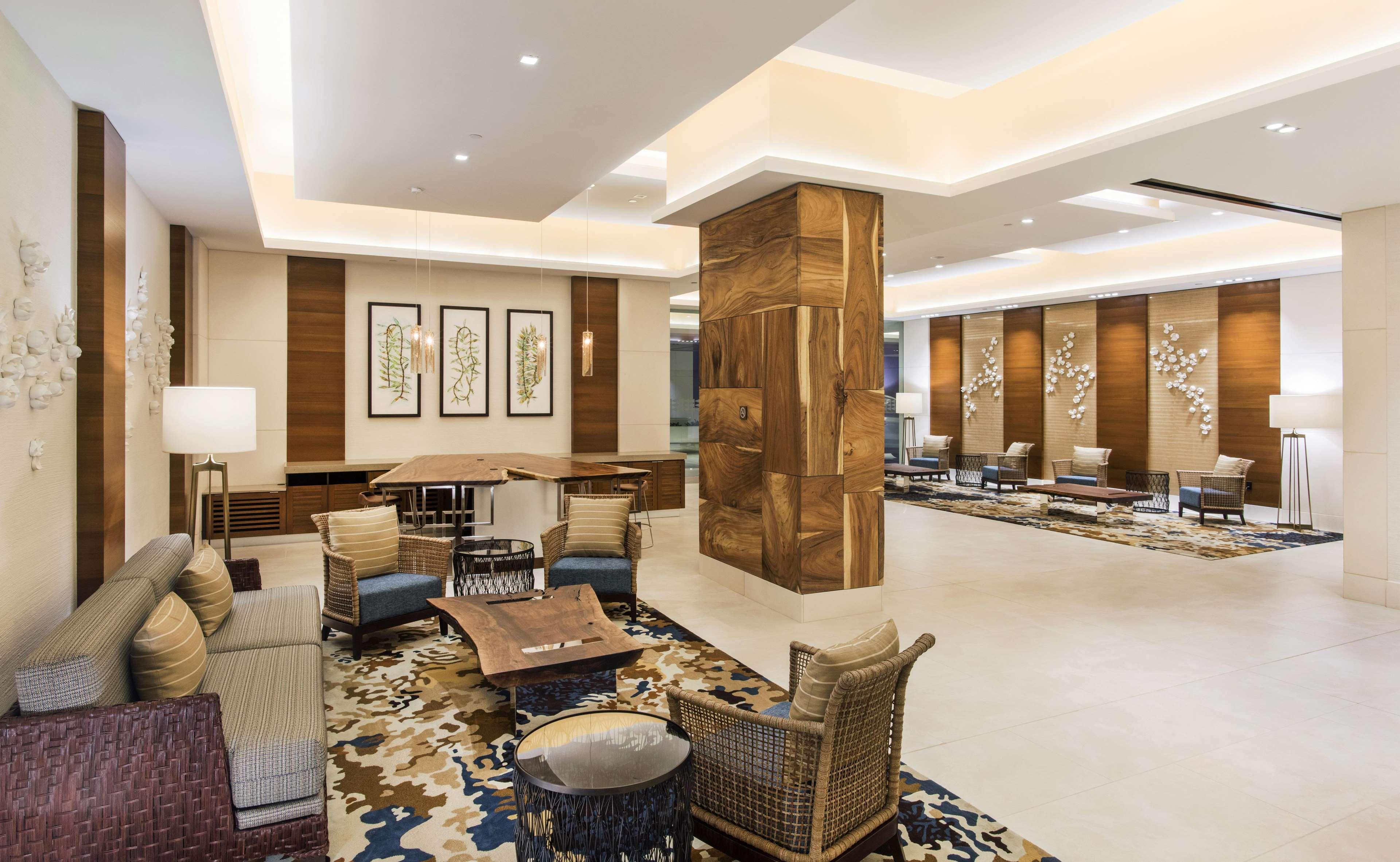 Отель Hilton Grand Vacation Club The Grand Islander Waikiki Гонолулу Экстерьер фото