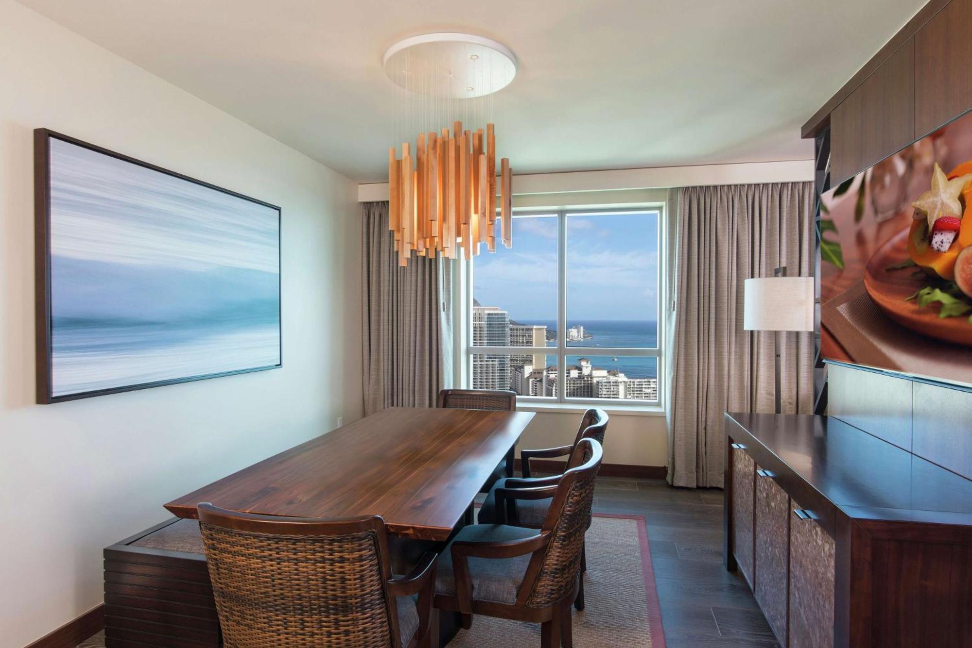 Отель Hilton Grand Vacation Club The Grand Islander Waikiki Гонолулу Экстерьер фото