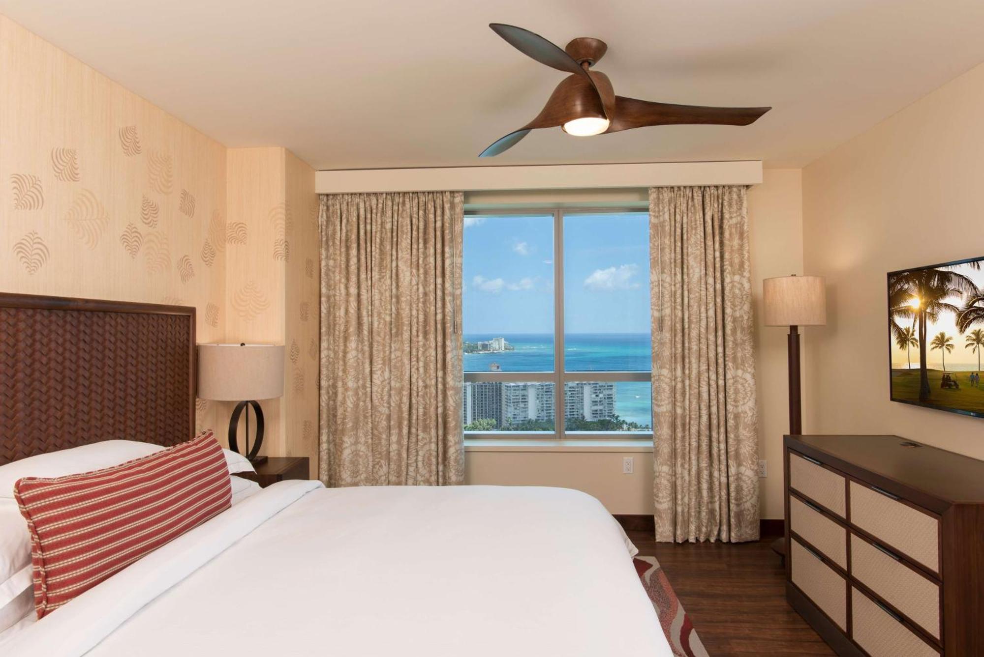 Отель Hilton Grand Vacation Club The Grand Islander Waikiki Гонолулу Экстерьер фото