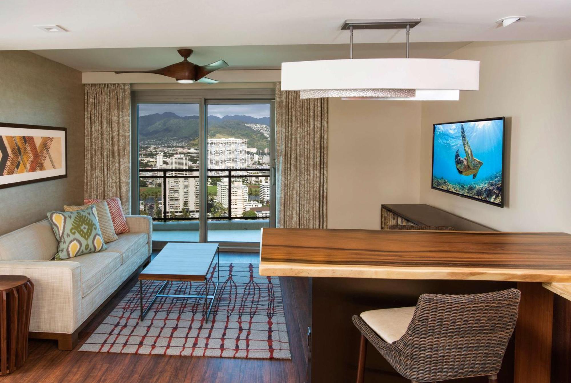 Отель Hilton Grand Vacation Club The Grand Islander Waikiki Гонолулу Экстерьер фото