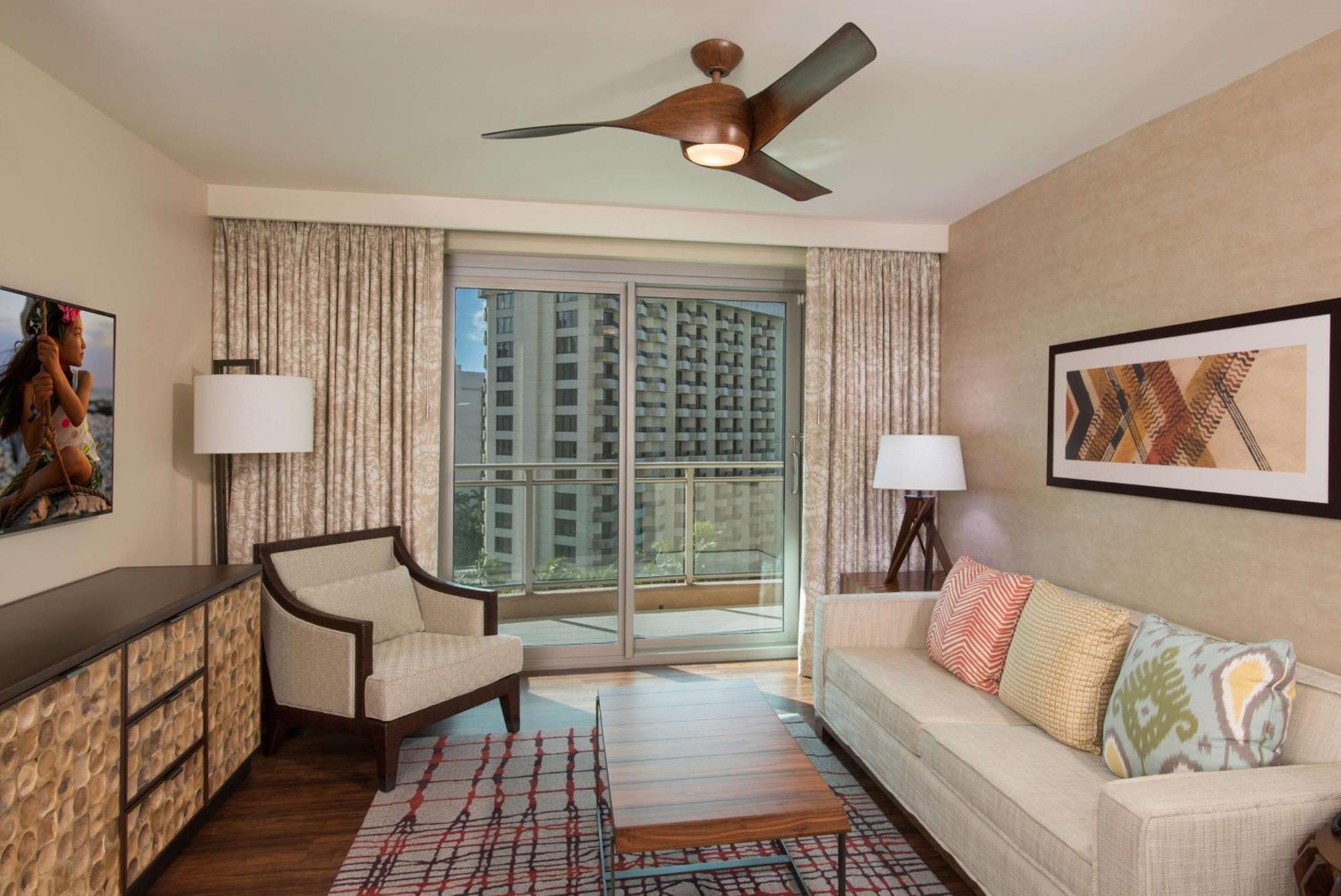 Отель Hilton Grand Vacation Club The Grand Islander Waikiki Гонолулу Экстерьер фото