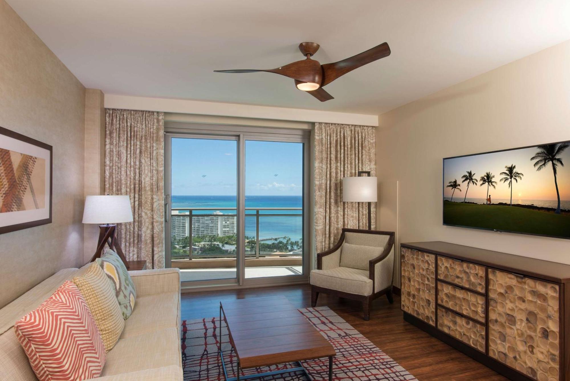 Отель Hilton Grand Vacation Club The Grand Islander Waikiki Гонолулу Экстерьер фото